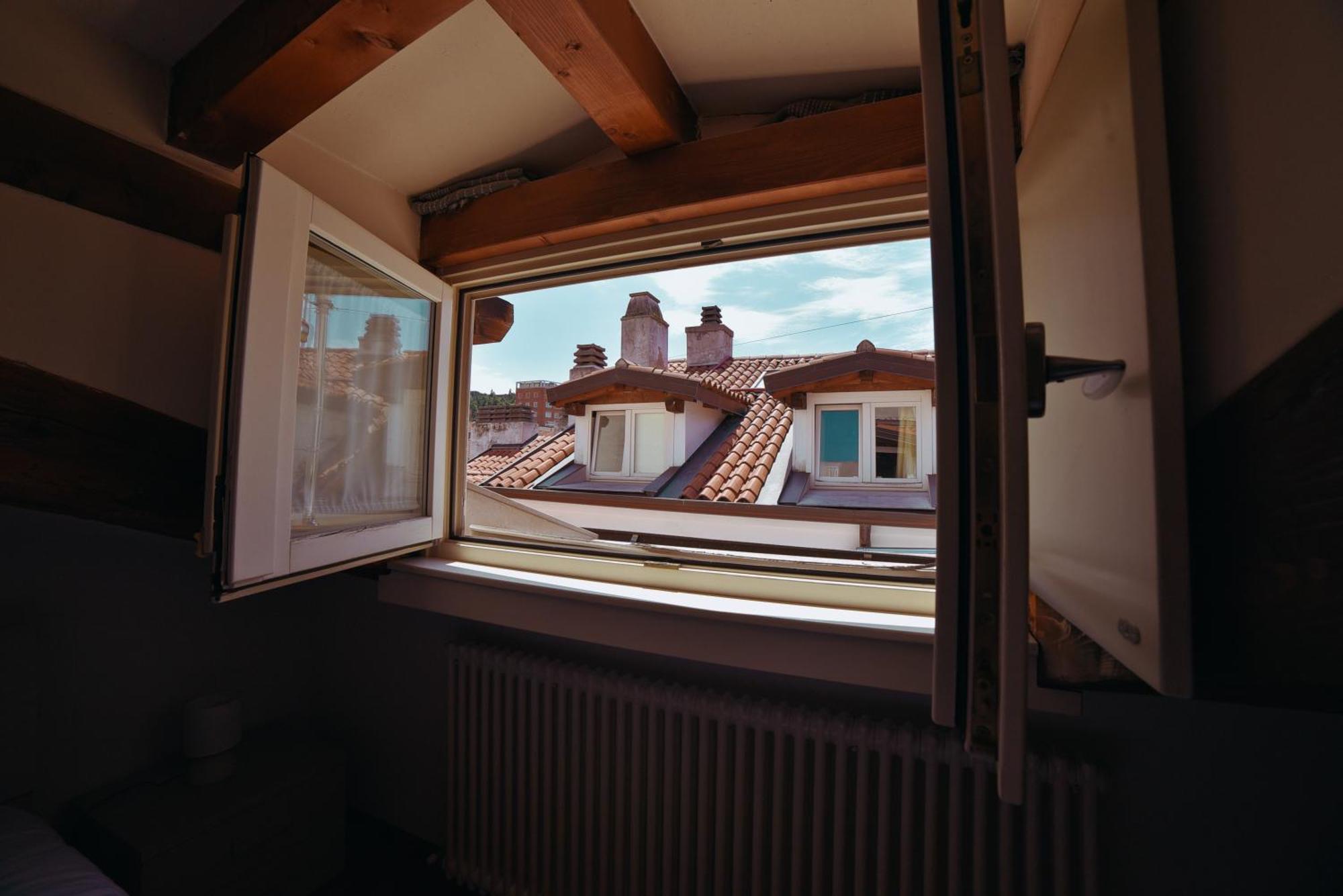 Apartamento Le Dimore Di Mazzini Trieste Exterior foto